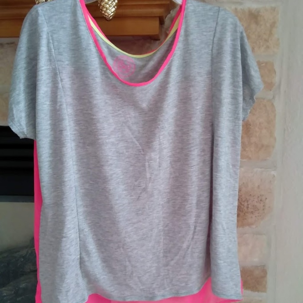 NWOT - SO Authentic American Heritage Top